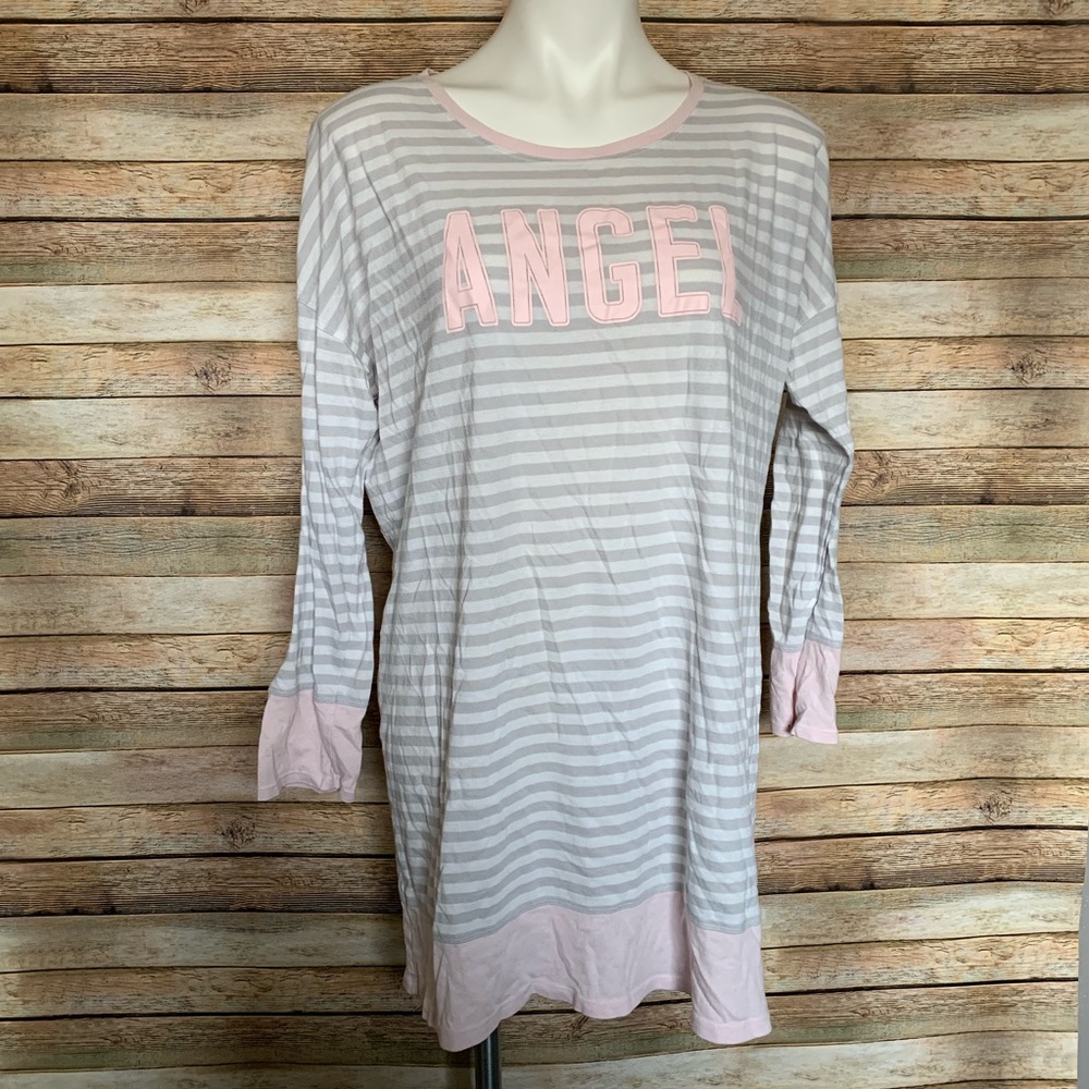 Victoria’s Secret sleep gown 🎀